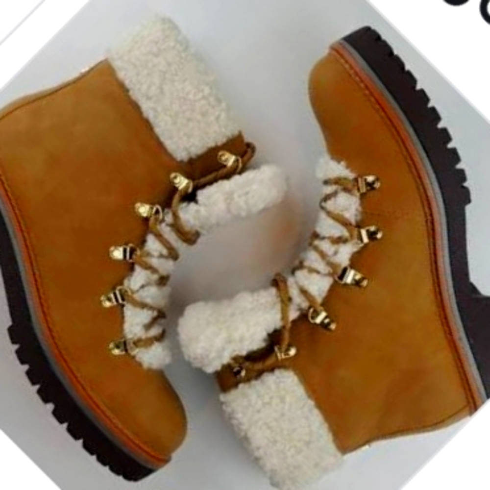 New not worn Tommy hillifinger boots suede rust